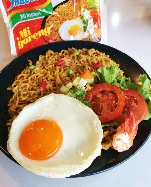 Mie Goreng Indomie Spesial Topping Telur ceplok